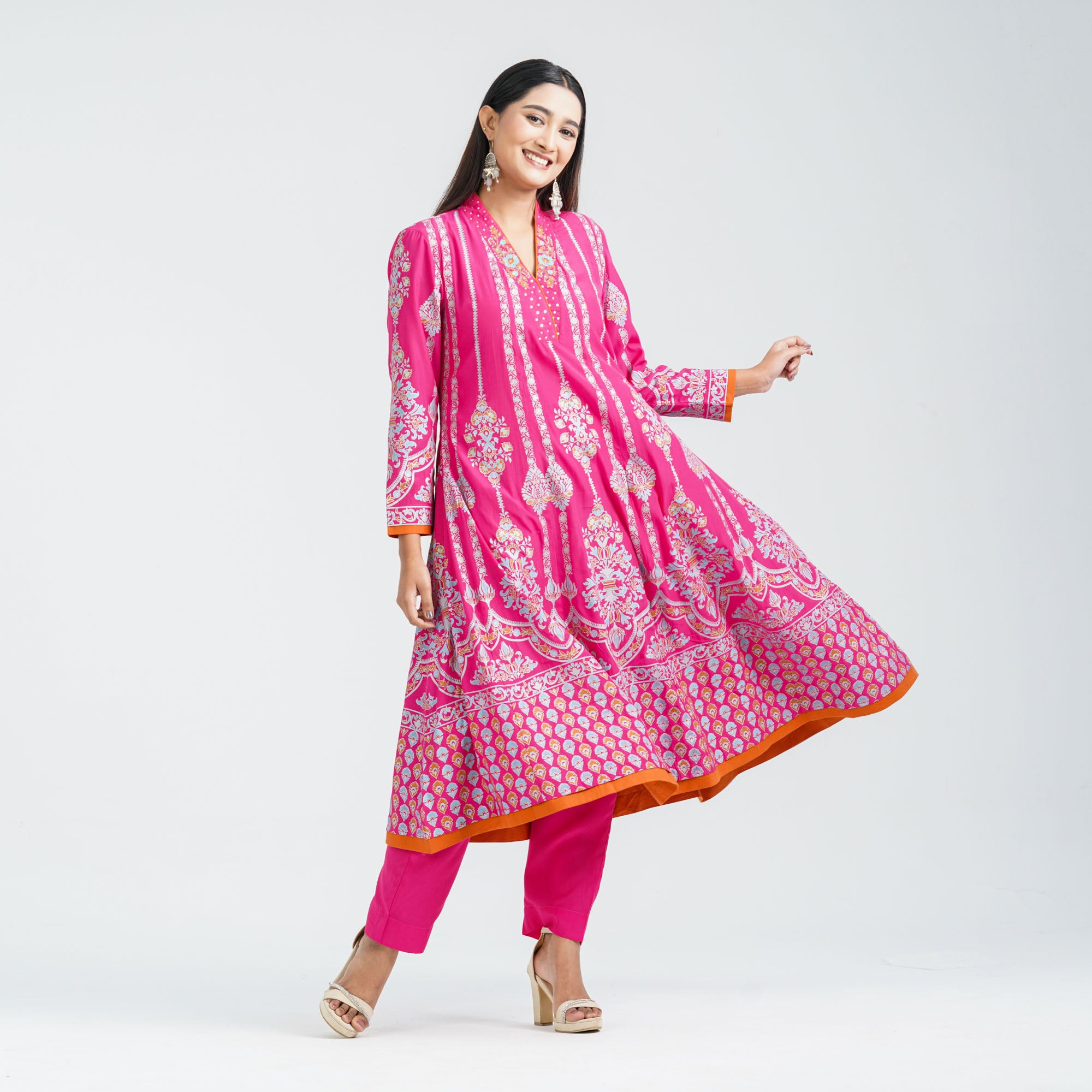 Women’s Magenta Silk Embroidered Two Piece Set thumbnail 3
